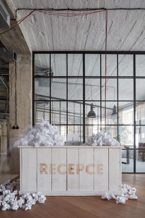 写字楼木地板瓷砖装饰图片