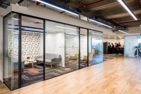 办公室三层复合实木地板装修设计图片大全