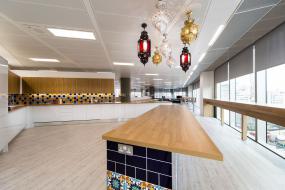 专业办公室榆木地板装修设计图片