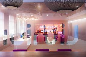 玻璃隔断办公室装饰效果图