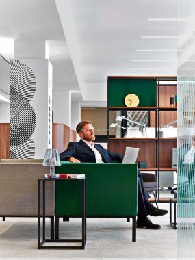 玻璃隔断办公室装修设计效果图