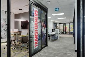 玻璃隔断办公室装修效果图片