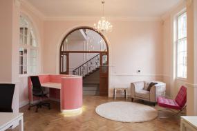 企业前台设计装饰图片