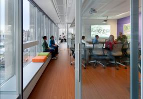 高档办公会议桌装修图片