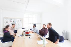 实木会议桌装饰效果图