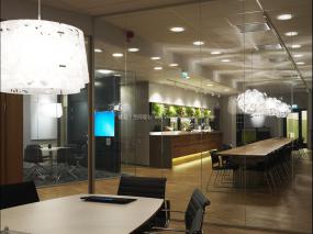 最新实木会议桌装饰效果图