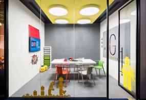 最新办公室成品隔断装饰效果图