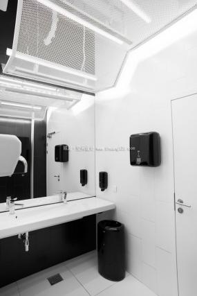 最新卫生间隔断装饰实景图