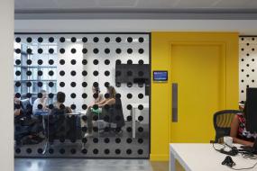 磨砂玻璃门装修高清图片