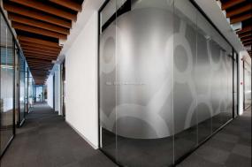 磨砂玻璃隔断装修效果图