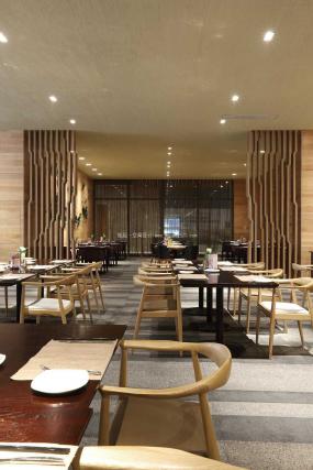 最新餐厅吊顶装修图片