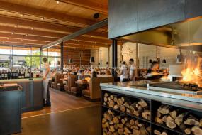 最新酒店餐厅装饰实景图