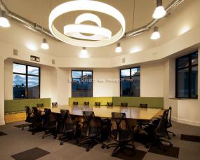 最新会议室布局效果图