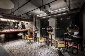 最新个性风格理发店设计装饰效果图片