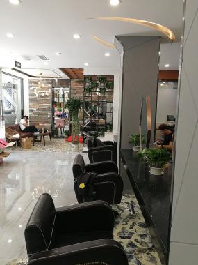 高端时尚美发店装修图片