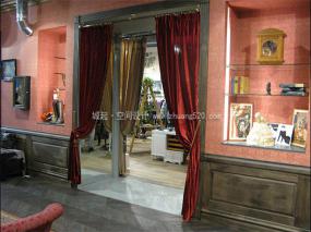 服装专卖店装修实物图片