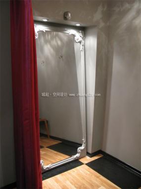 服装专卖店装修图片