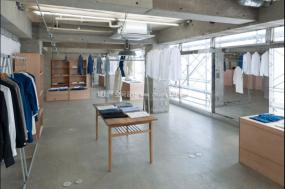 最新高级服装店装饰实景图