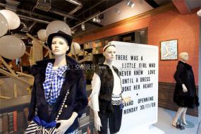 服装专卖店装潢效果图