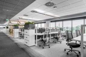 高端简约工业风办公室装修图片