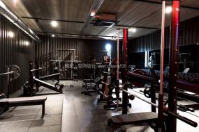 最新时尚健身房效果图