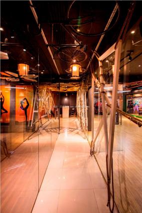 2019重工业风格健身房装修效果图