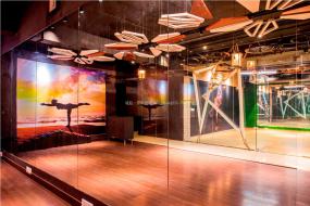 重工业风格健身房装饰效果图