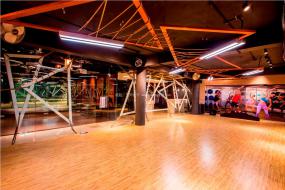 重工业风格健身房设计装饰效果图