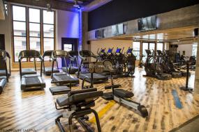 高档健身房吊顶装修图片