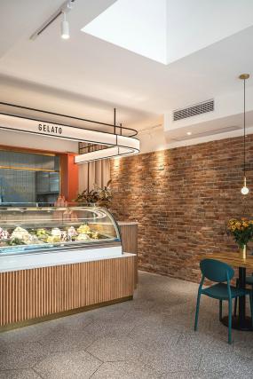 最新小型咖啡厅装饰效果图