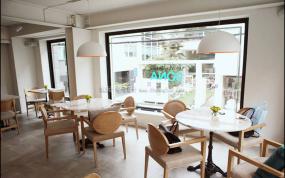 网红甜品店装修图片