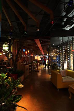 高档简约咖啡厅装修图片