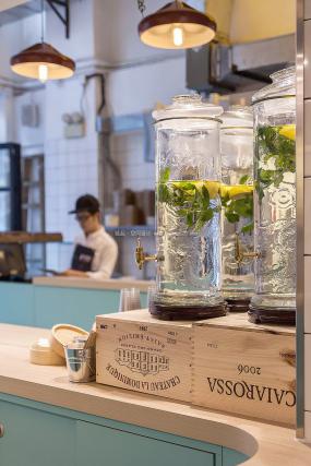 水果奶茶店装潢设计效果图片