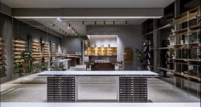 最新眼镜店装饰实景图