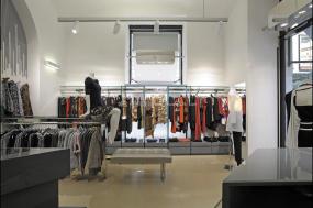 女装店装修高清效果图