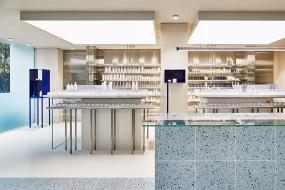 高端化妆品店装修效果图