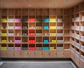 化妆品店装修图片