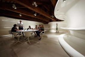 高档企业总部办公室装修效果图