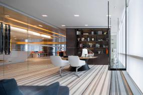 传统办公室装修设计效果图片