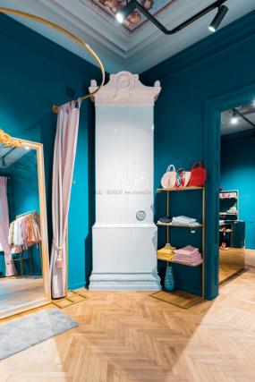 简约风格服装店装修效果图