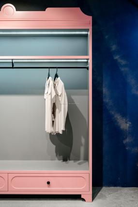 最新简约风格专卖店效果图