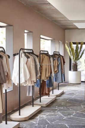 简约风格专卖店装饰图片