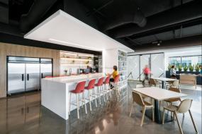 高档大气办公室装潢效果图片