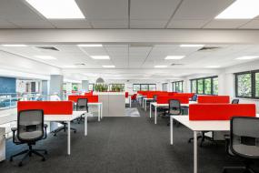 最新办公室布局图效果图