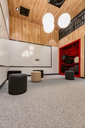 最新公司办公室过道装修效果图