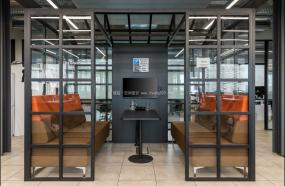 现代风格高级写字楼过道设计图