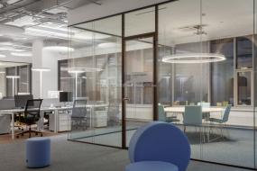 2018大型办公室吊顶设计装修效果图片欣赏