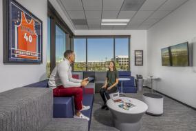 180平米办公室最新吊顶装修效果图欣赏