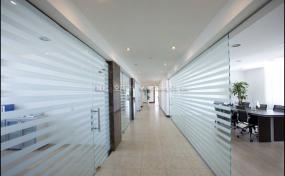 现代办公室风格吊顶造型装修效果图片