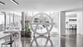 时尚简约办公室室内吊顶装修效果图